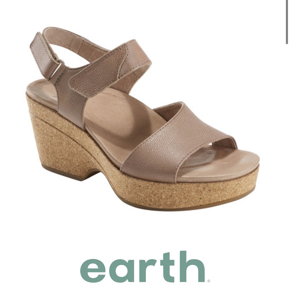 Earth Khaya Kella Leather Platform Sandals Sapphire Taupe